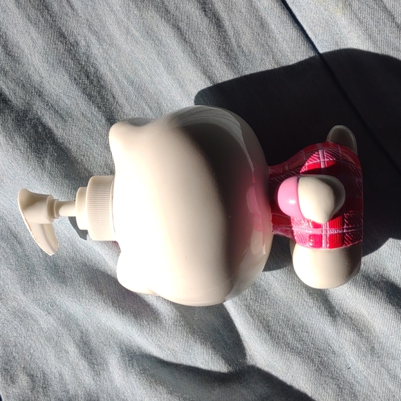 Sanrio Hello Kitty Soap Dispenser! - Picture 2 of 9